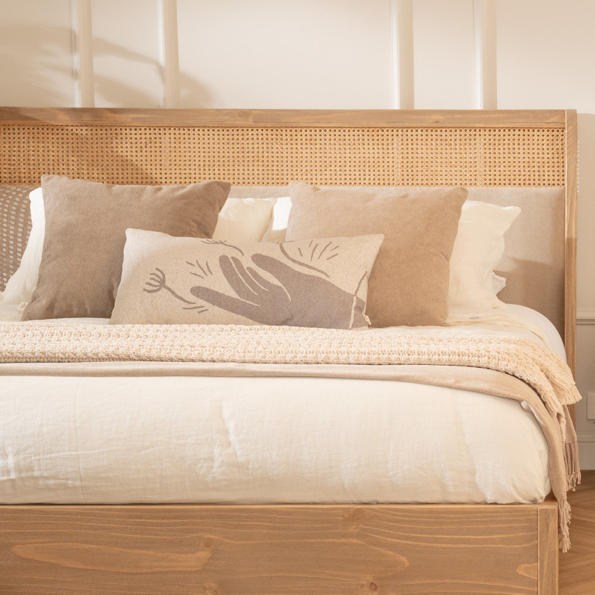 Cama Aura