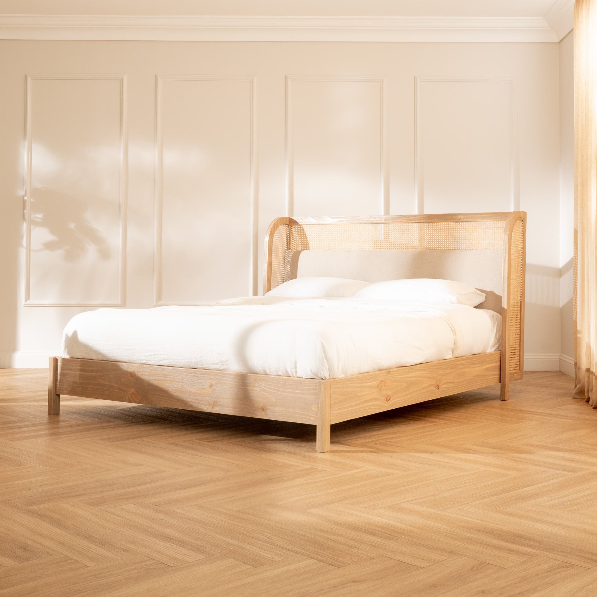 Cama Aura