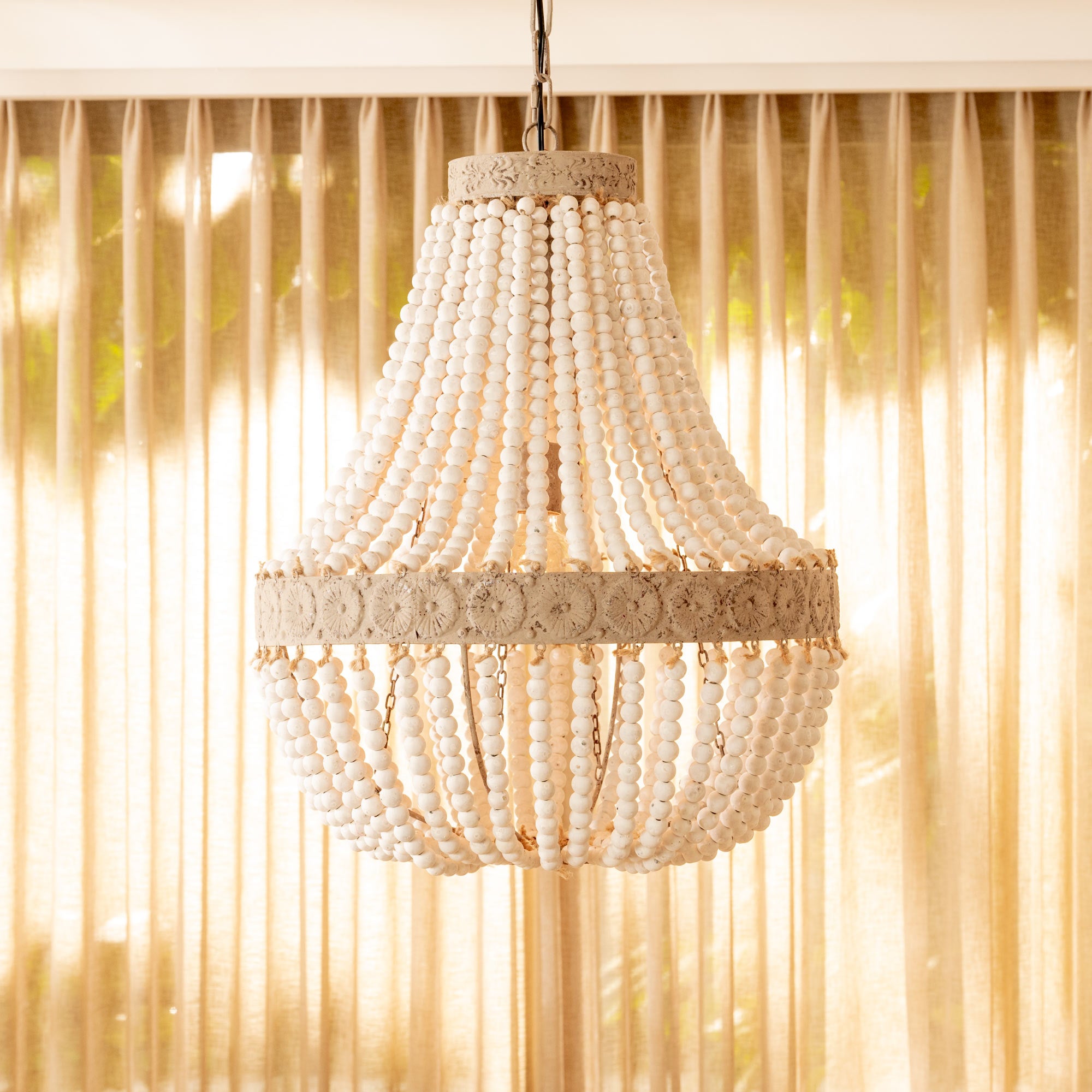 Lámpara Wood Bead Chandelier