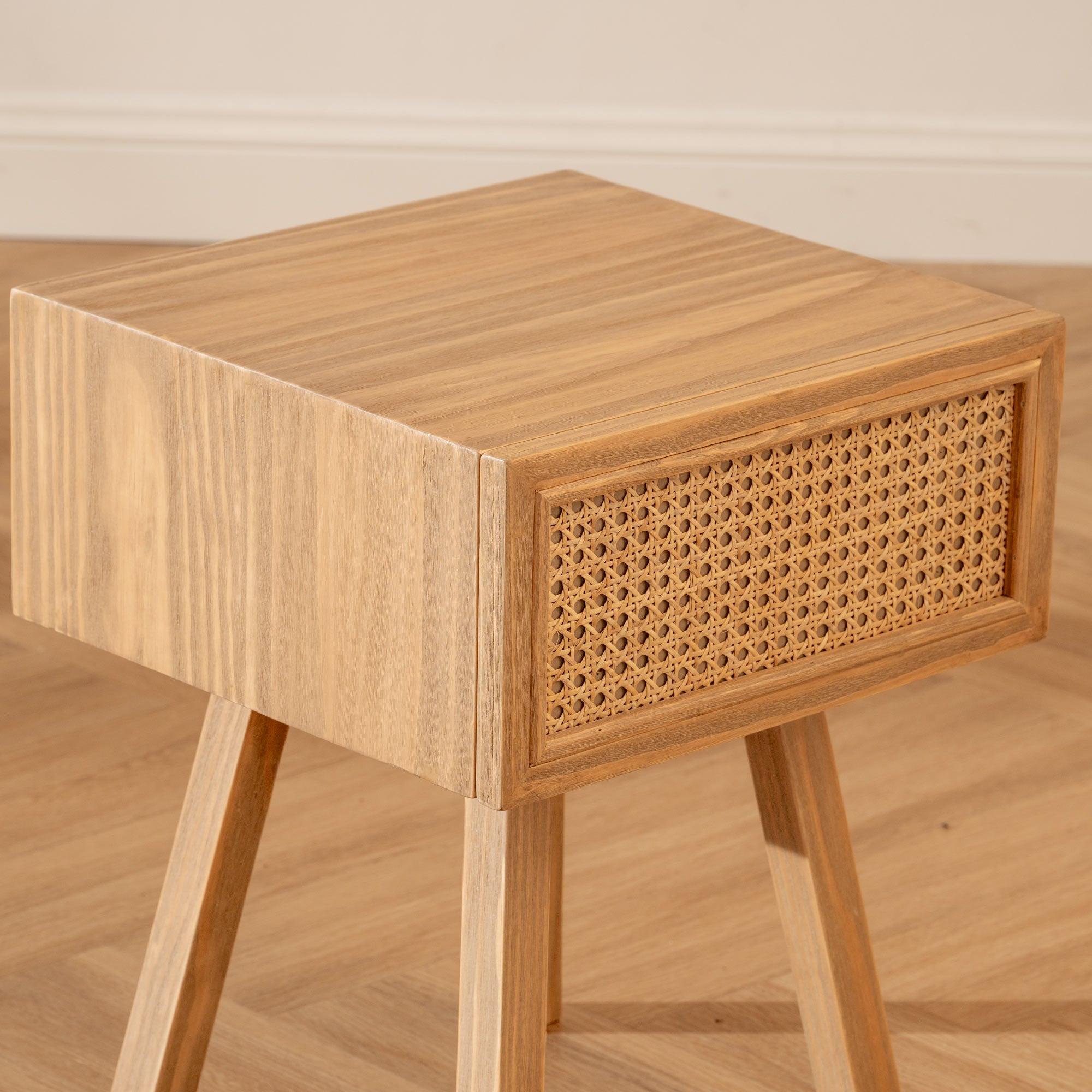 Mesa de Noche Aura
