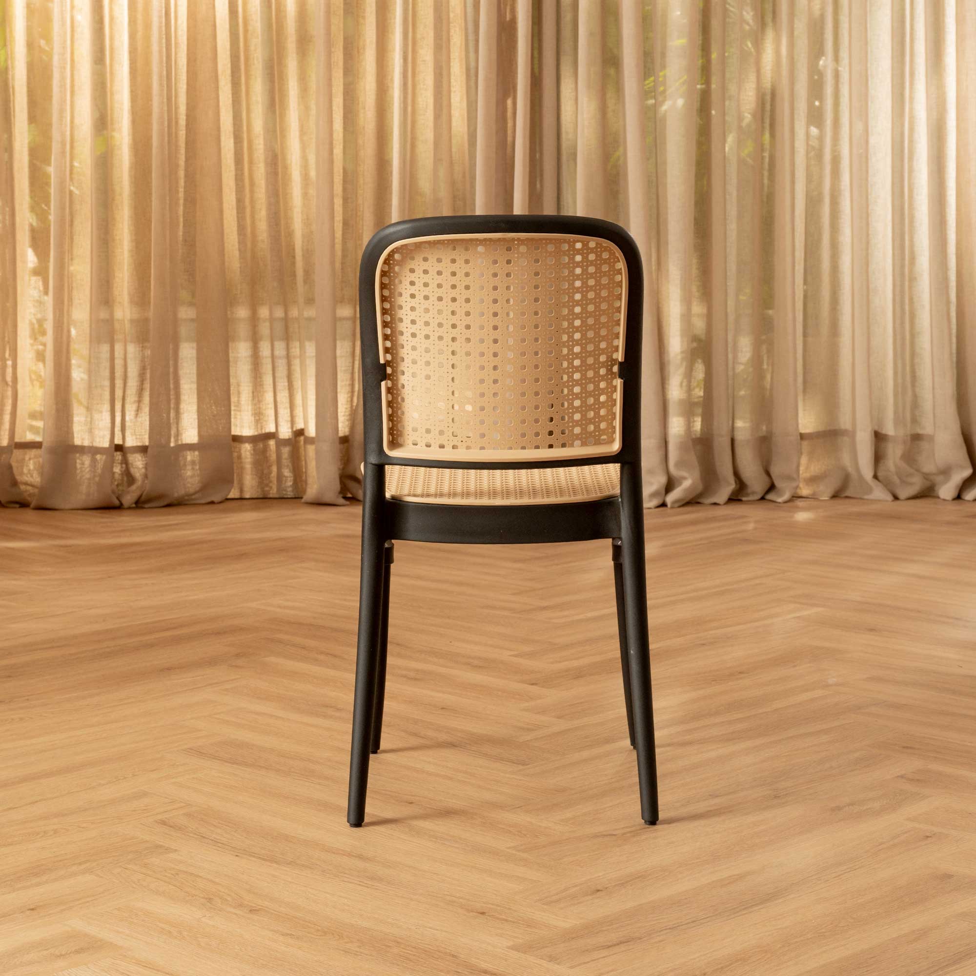 Silla Aire Apilable Negra