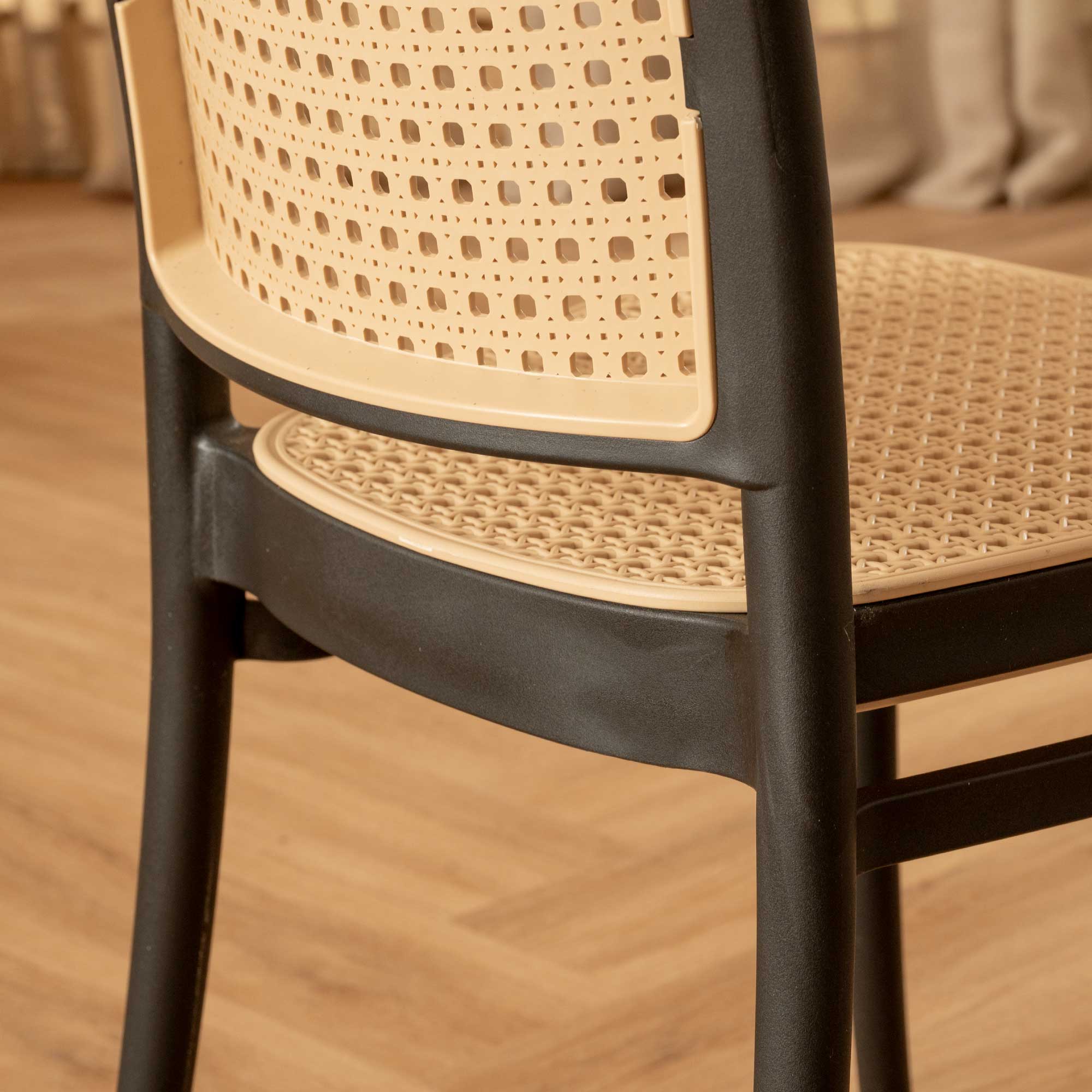 Silla Aire Apilable Negra