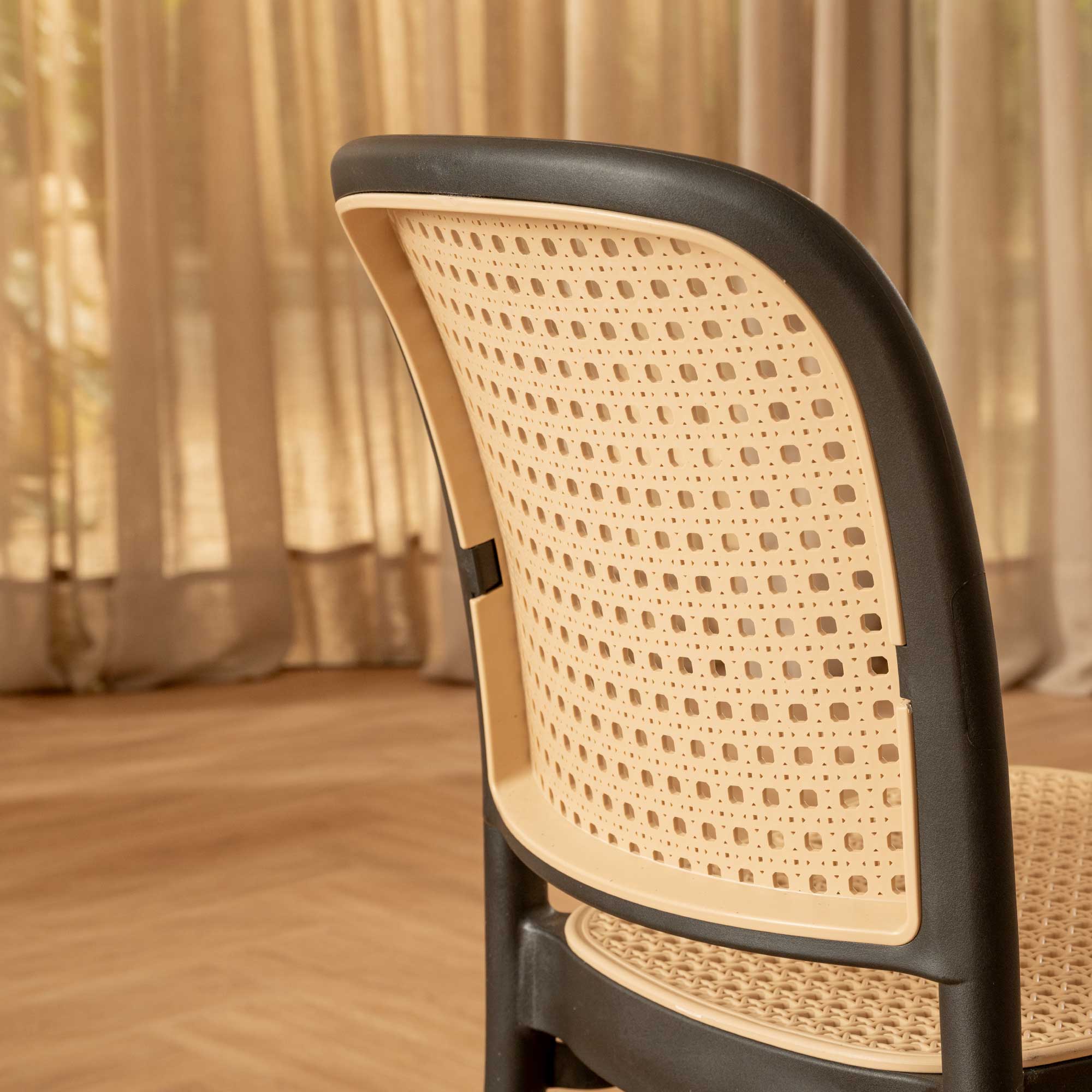Silla Aire Apilable Negra