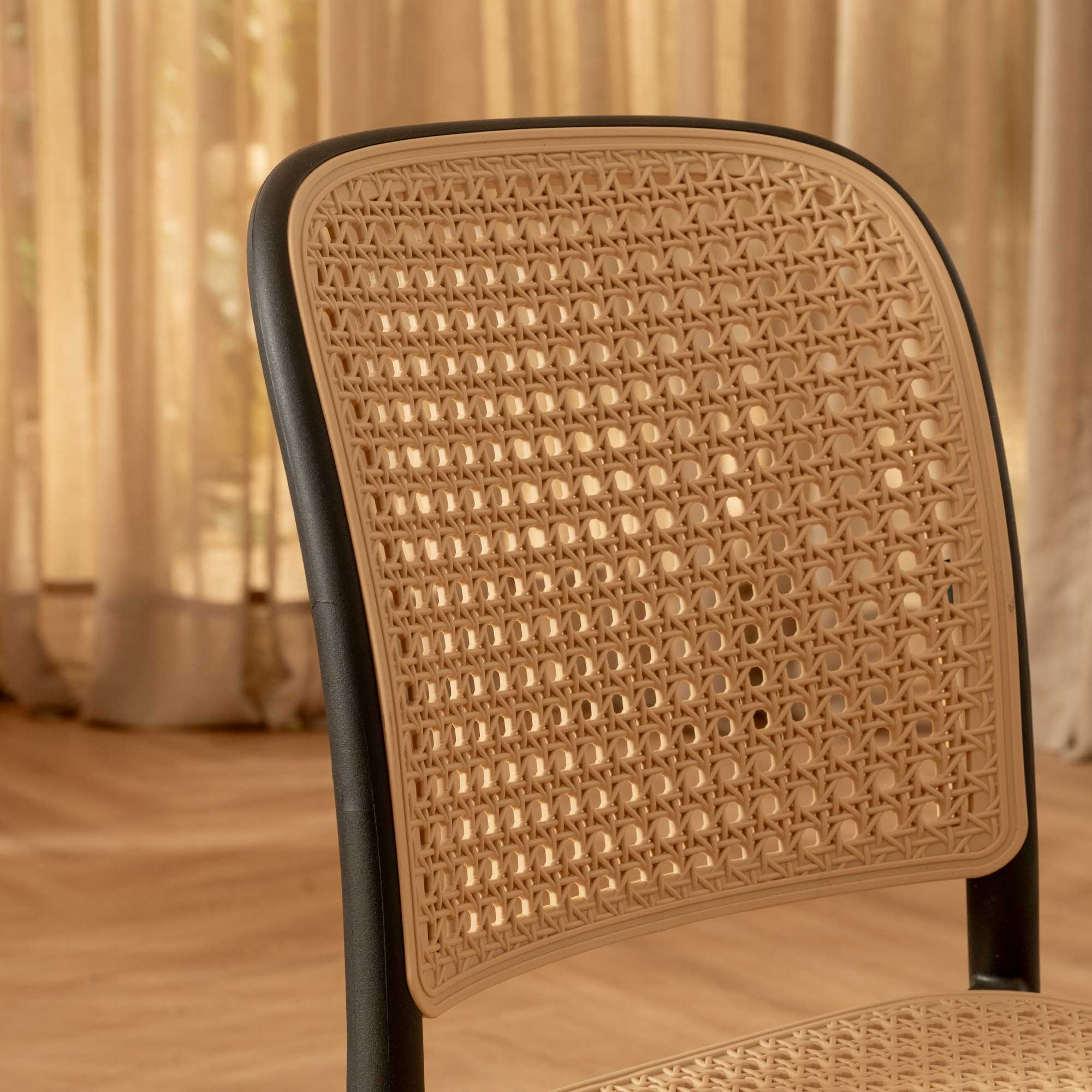 Silla Aire Apilable Negra