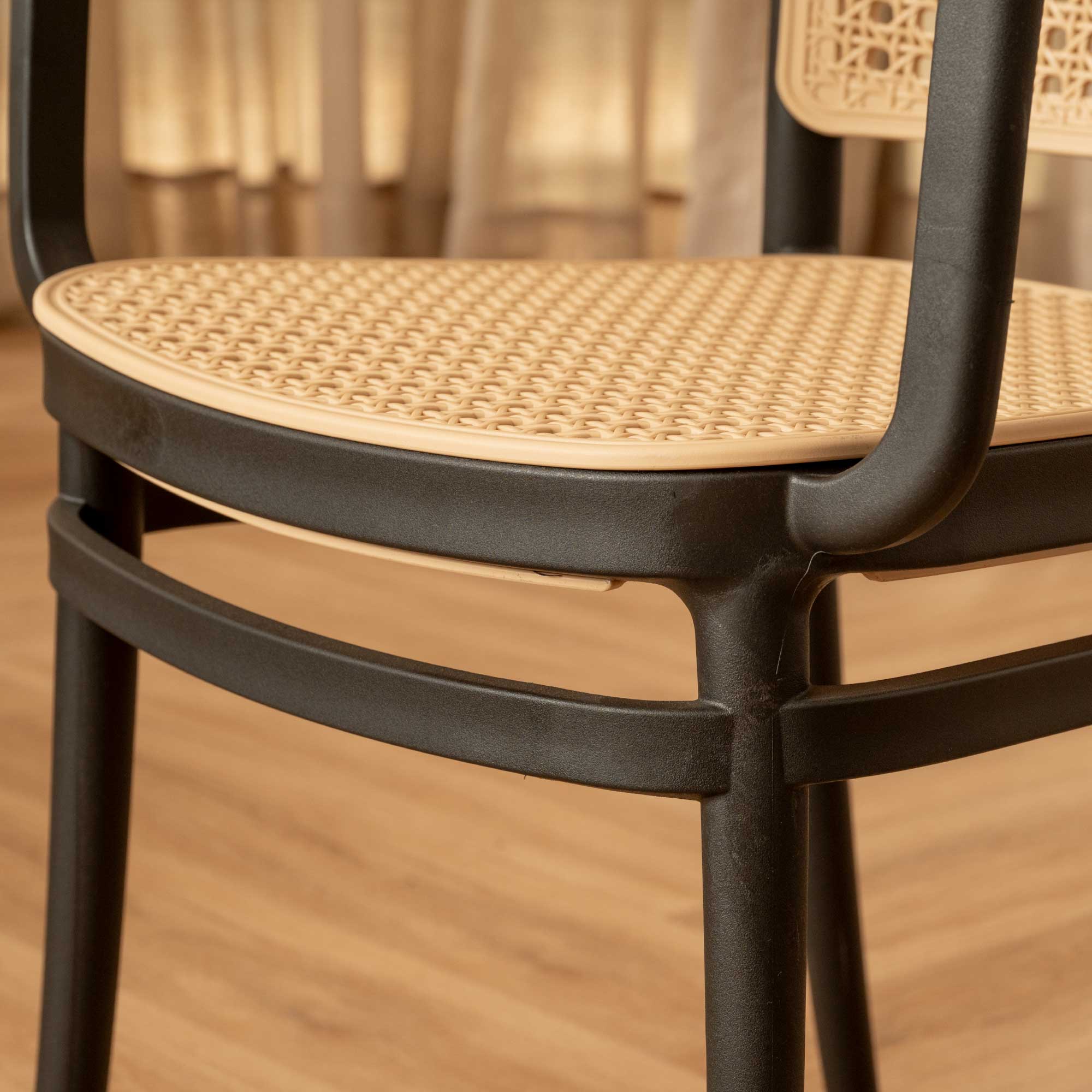 Silla Aire Apilable Negra