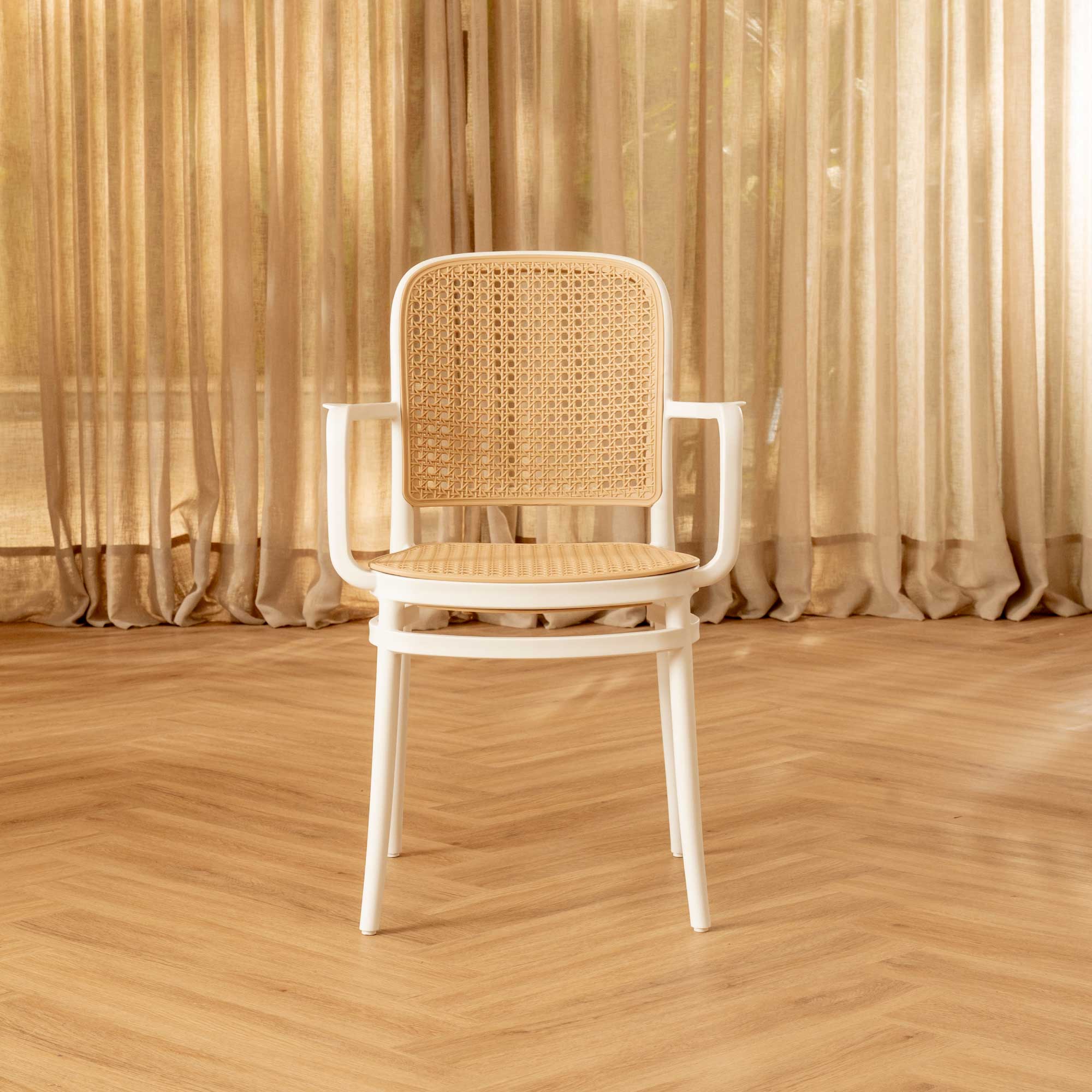 Silla Aire Apilable Blanca Con Brazos