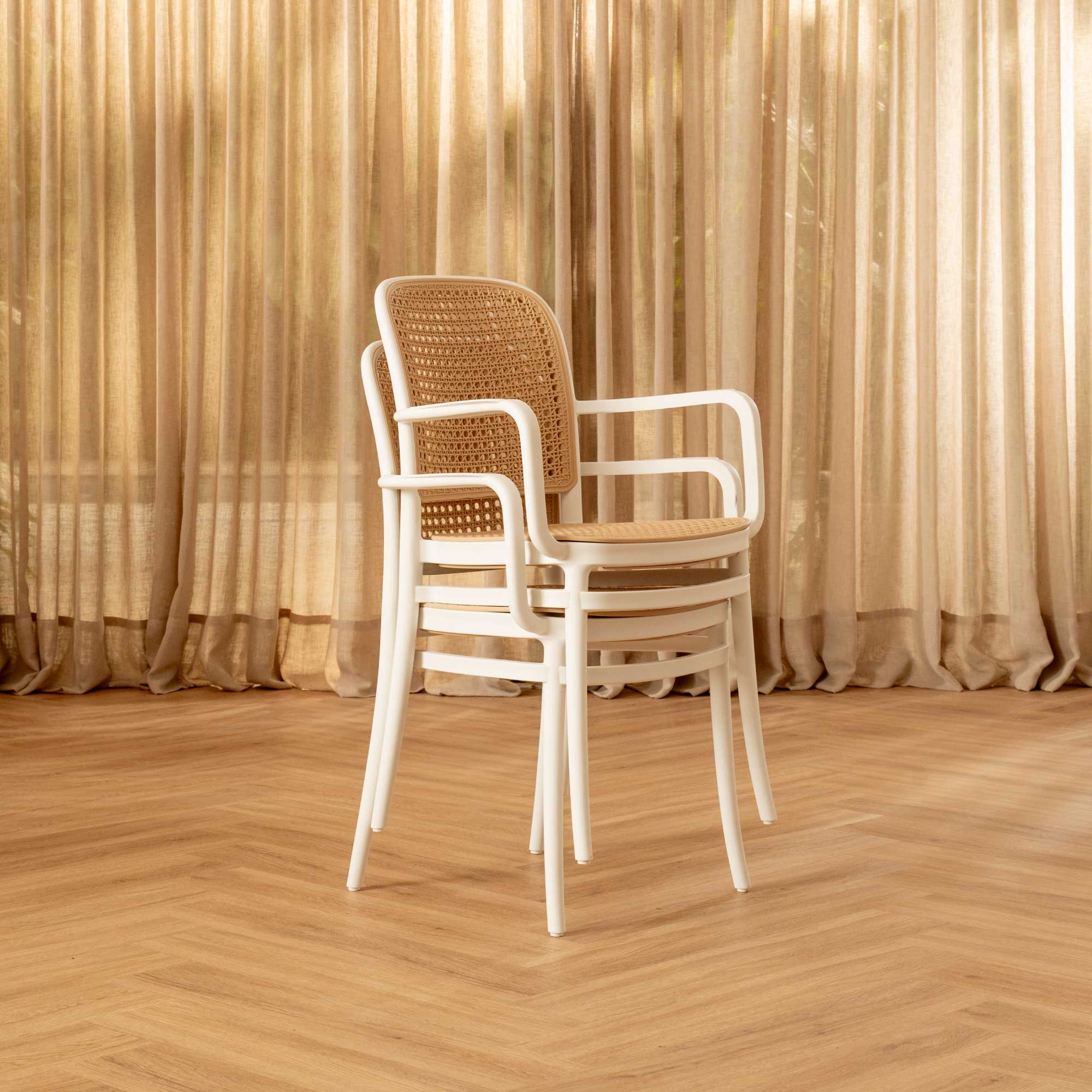 Silla Aire Apilable Blanca Con Brazos