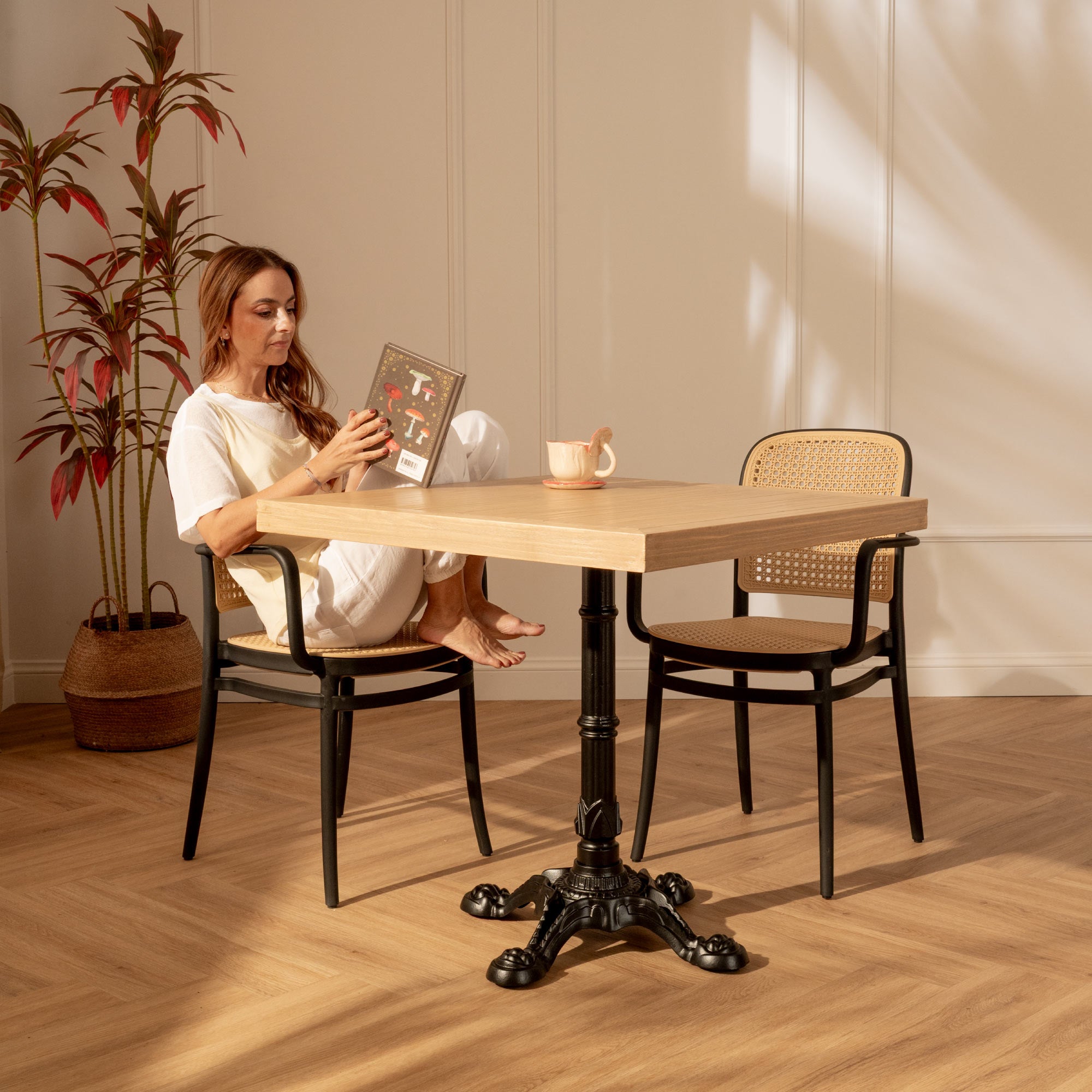 Mesa de Comedor Cuadrada Amelí Negra - Madera