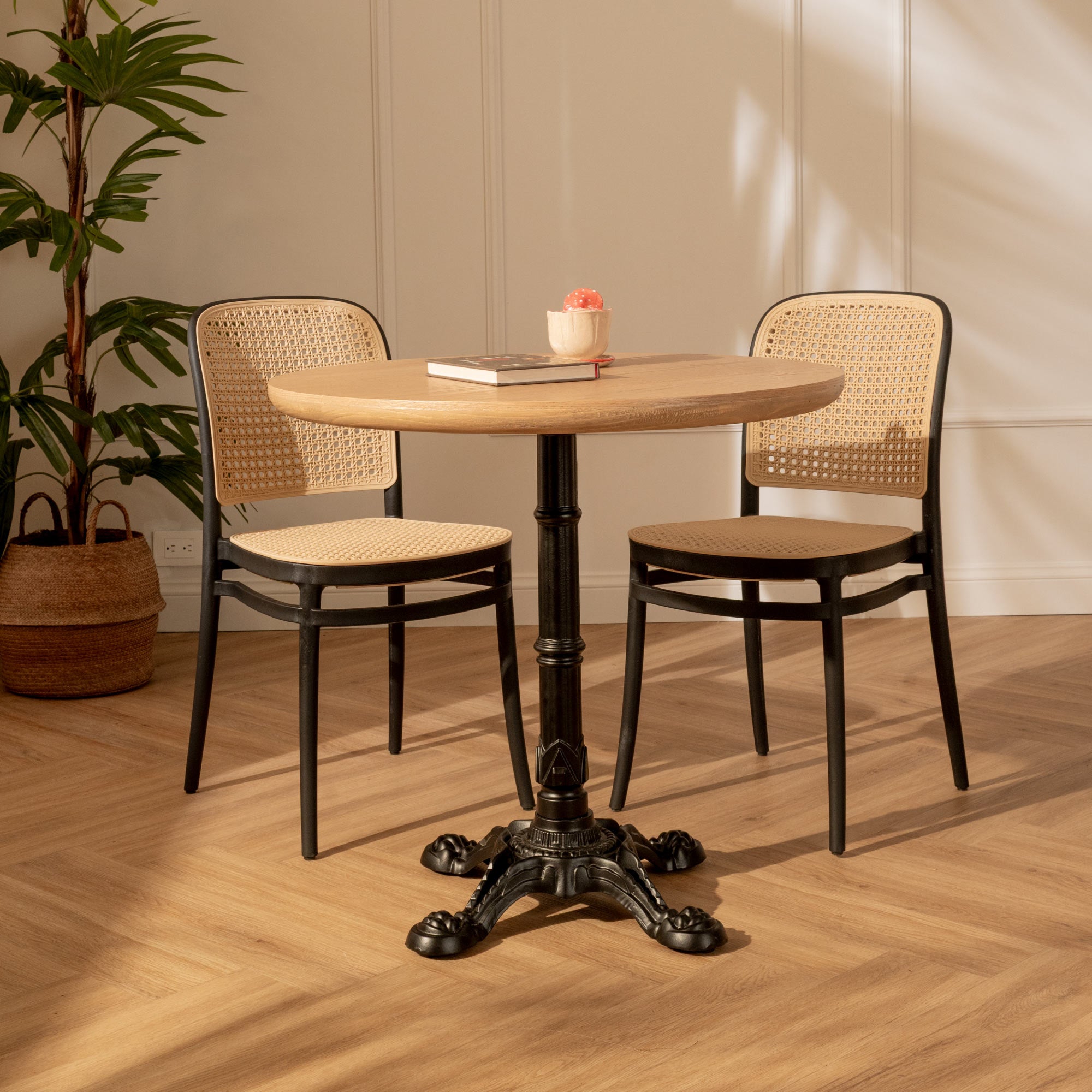 Mesa de Comedor Redonda Amelí Negra- Madera