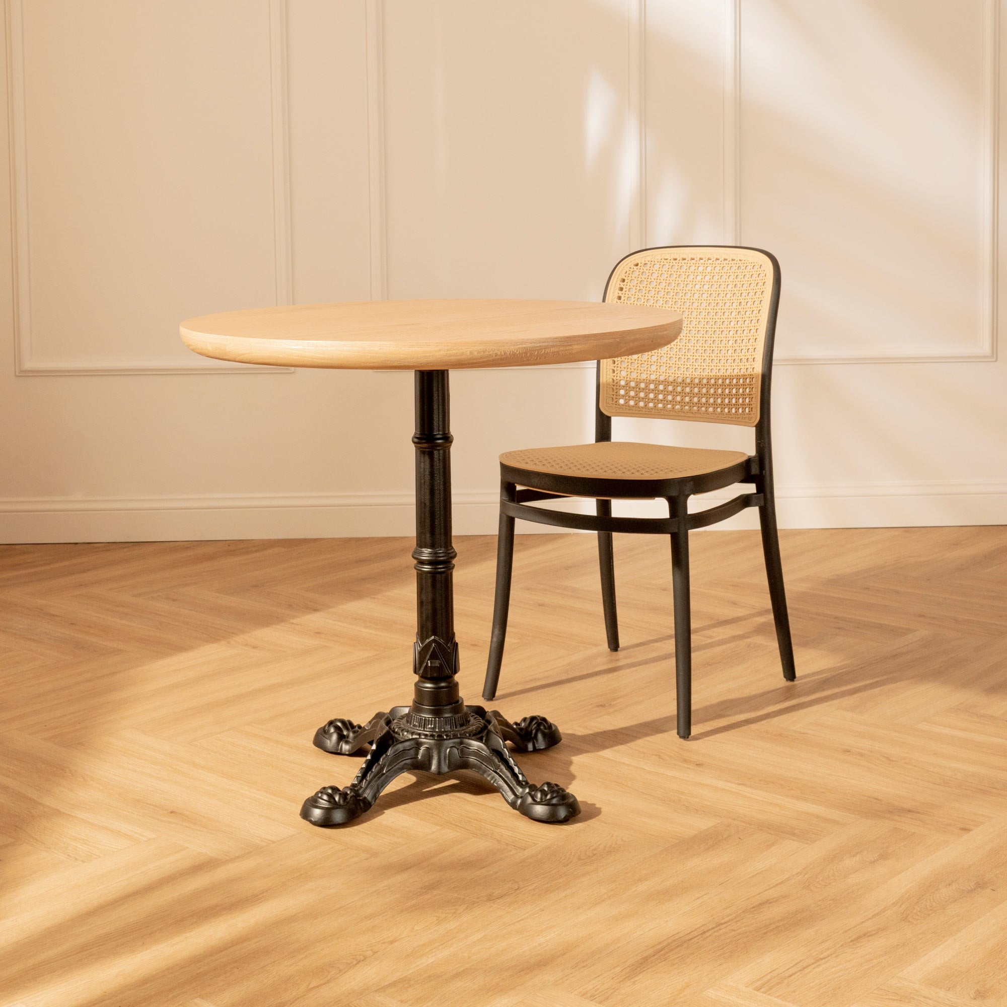 Mesa de Comedor Redonda Amelí Negra- Madera