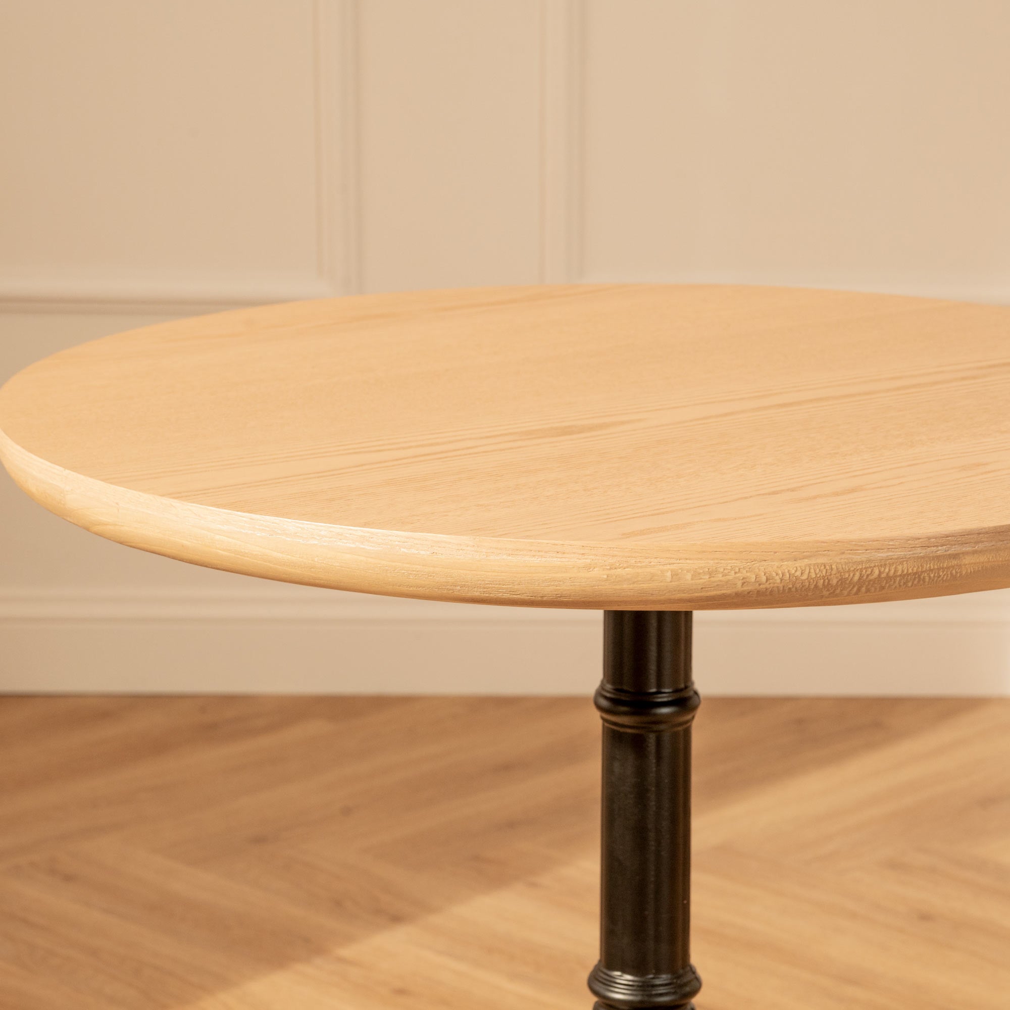Mesa de Comedor Redonda Amelí Negra- Madera