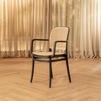 Silla Aire Apilable Negra Con Brazos