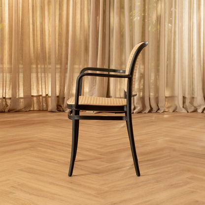 Silla Aire Apilable Negra Con Brazos